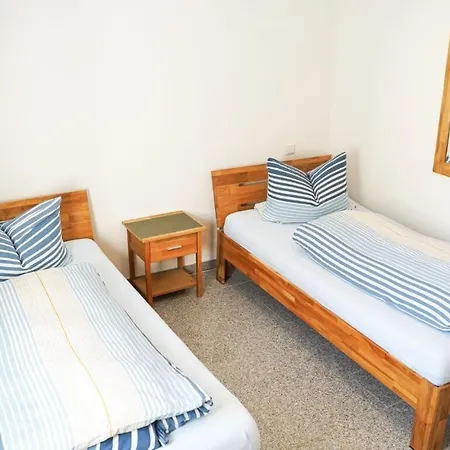 Schwarzwaldpension Тутлинген