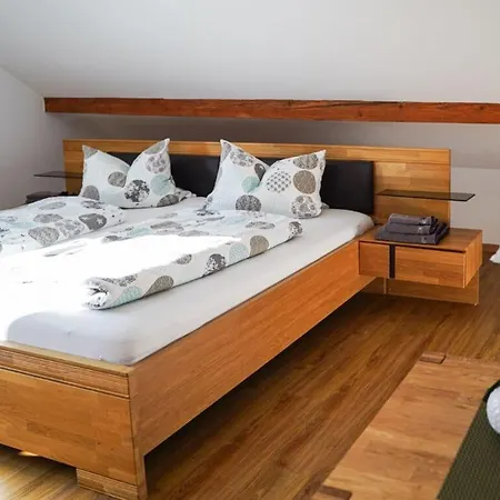 Schwarzwaldpension Тутлинген