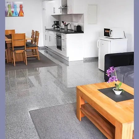 Schwarzwaldpension Тутлинген